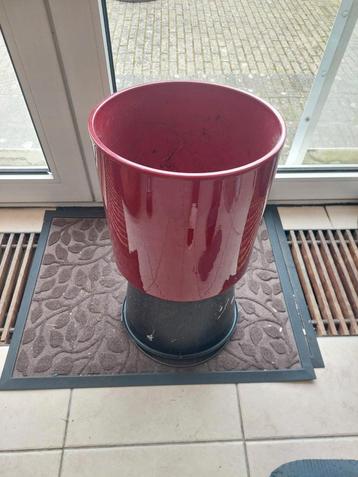 Grote bloempotten  beschikbaar voor biedingen