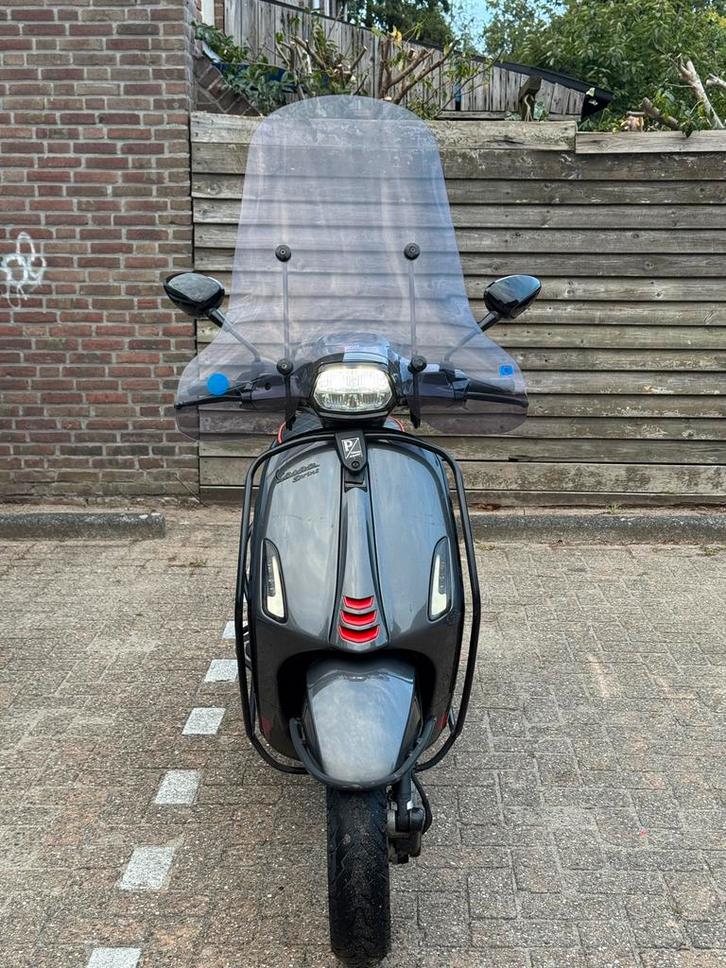 Vespa sprint, Fietsen en Brommers, Scooters | Vespa, Gebruikt, Vespa S, Maximaal 25 km/u, Benzine, Ophalen