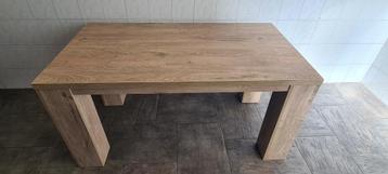 Eettafel, eiken beschikbaar voor biedingen