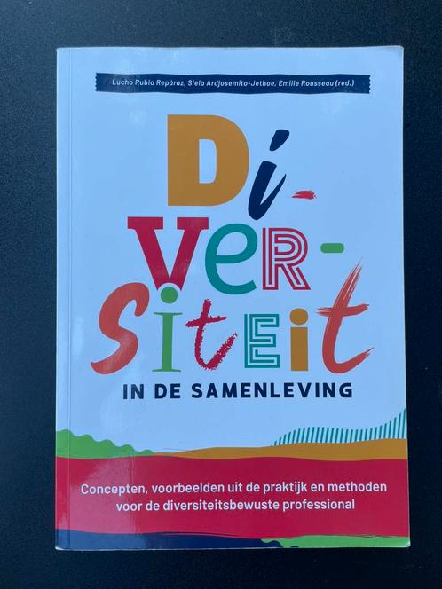 Diversiteit in de samenleving, Boeken, Studieboeken en Cursussen, Zo goed als nieuw, HBO, Ophalen of Verzenden