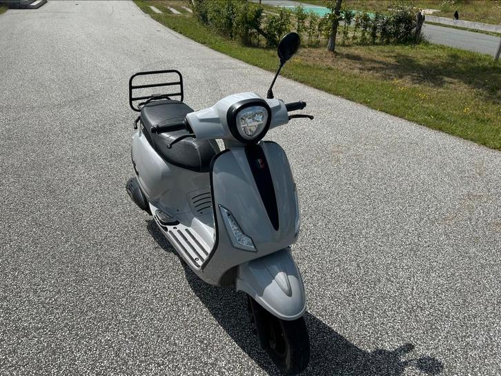 Gts Bravo grijs (2020), Fietsen en Brommers, Snorfietsen en Snorscooters, Gebruikt, Overige merken, Benzine, Ophalen