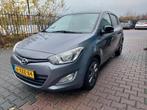 Hyundai i20 1.2I 5-DRS 2014 Grijs, Auto's, Euro 5, 4 cilinders, Start-stop-systeem, Origineel Nederlands