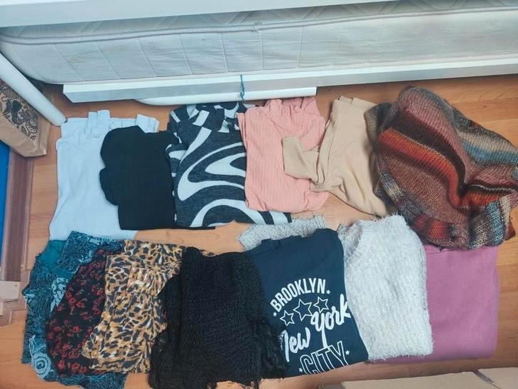 Pakket dames Winter kleding maat M 13 stuks, Kleding | Dames, Dames-kledingpakketten, Zo goed als nieuw, Maat 38/40 (M), Ophalen of Verzenden