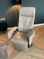 Taupkleurige kalfsleren relaxfauteuil, Huis en Inrichting, Fauteuils, Ophalen, Leer, Zo goed als nieuw, Modern/klassiek