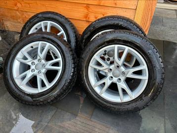 Originele 17 inch Audi velgen met Pirelli winterbanden 