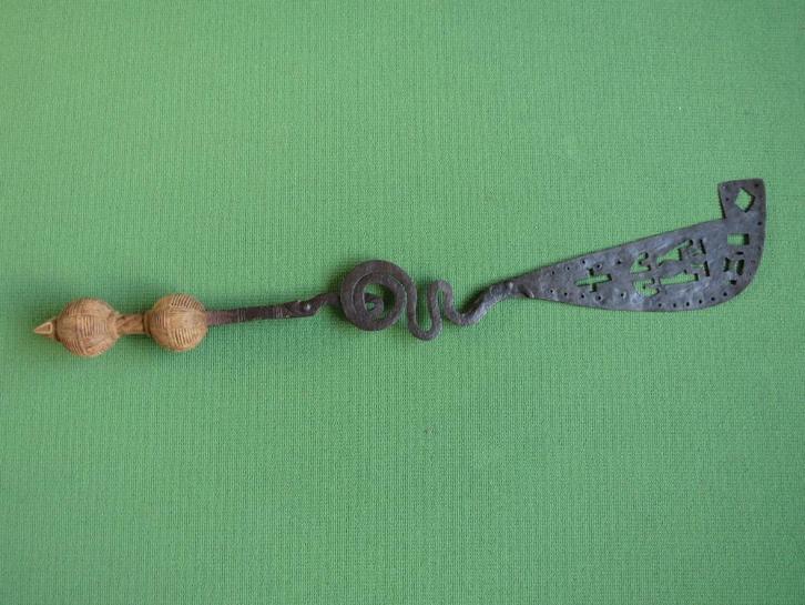 Antiek Afrikaans ceremonieel zwaard 106cm, Antiek en Kunst, Kunst | Niet-Westerse kunst, Ophalen of Verzenden