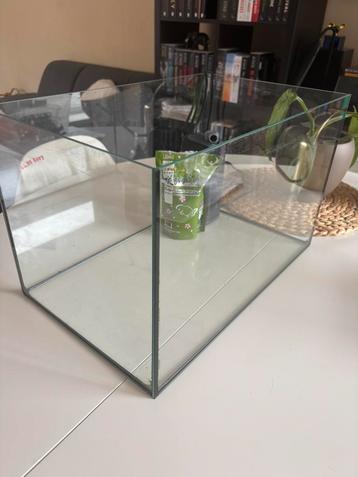 Aquarium 45x28x28 beschikbaar voor biedingen
