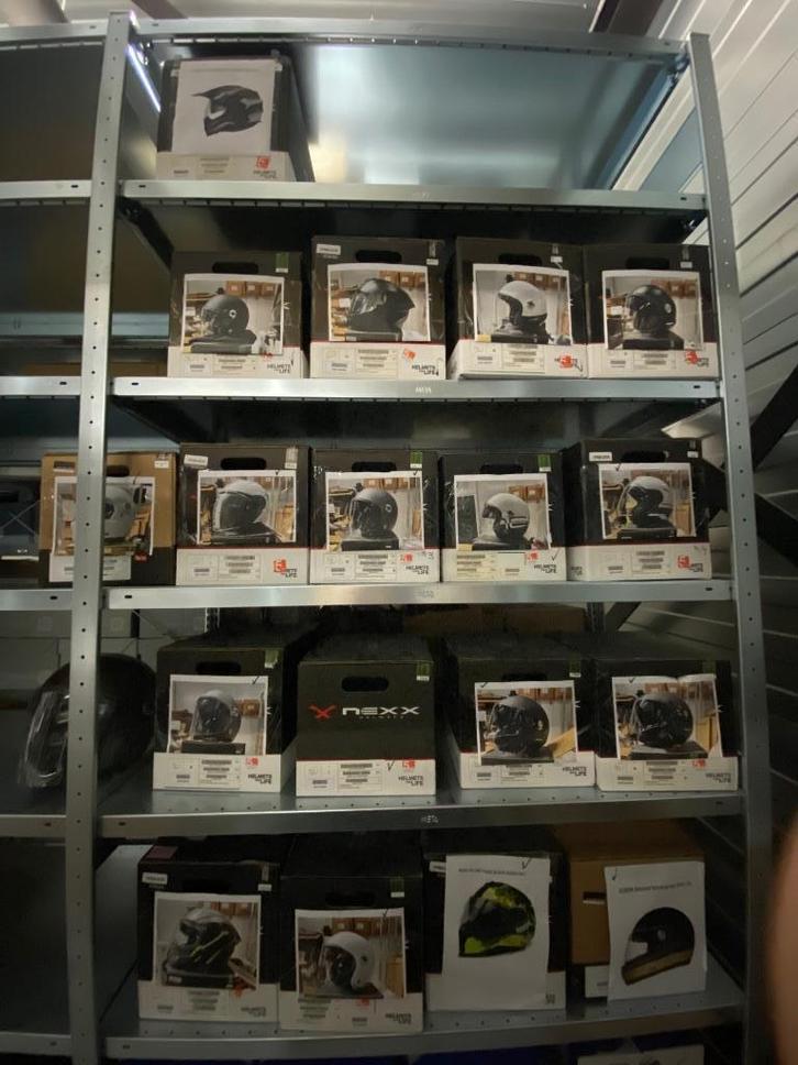 Partij van 28 motorhelmen div maten en merken, Motoren, Kleding | Motorhelmen, Overige typen, Overige merken, Nieuw zonder kaartje