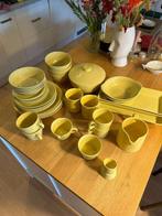 Servies set Teema Arabia Finland Geel, Huis en Inrichting, Keramiek, Ophalen of Verzenden, Zo goed als nieuw, Bord(en)