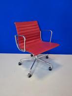 Vitra eames ea 108 met wieltjes zgan, Ophalen, Zo goed als nieuw, Bureaustoel, Rood