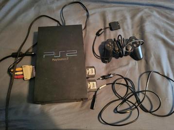 Playstation 2 met kabels, controller en memory cards beschikbaar voor biedingen