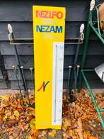 Emaille reclamebord Nezifo Nezam verzekeringen Den Haag, Verzamelen, Ophalen of Verzenden, Gebruikt, Reclamebord