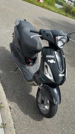 Piaggio fly 70cc 2 takt 2012, Fietsen en Brommers, Scooters | Piaggio, Ophalen, Tweetakt, Maximaal 45 km/u, 70 cc
