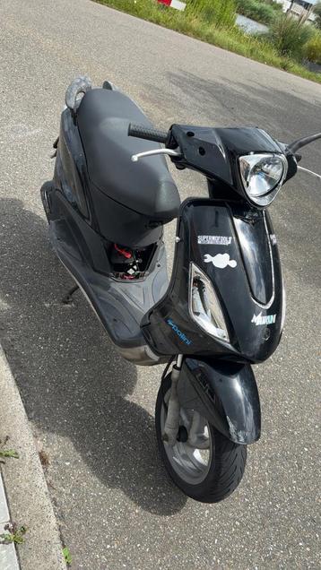 Piaggio fly 70cc 2 takt 2012 beschikbaar voor biedingen