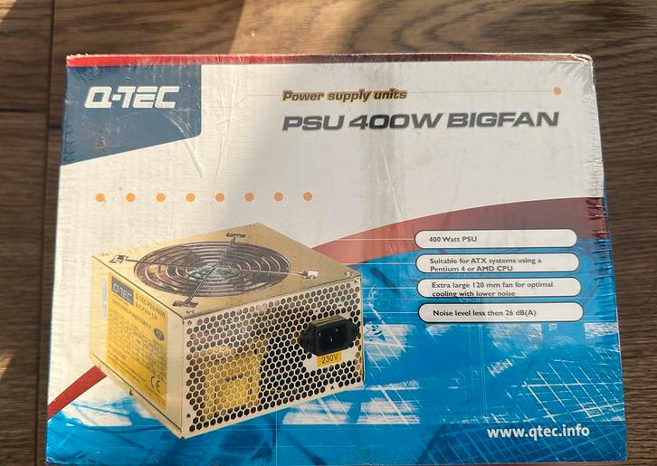 Q-Tec 13980, Computers en Software, Pc- en Netwerkkabels, Zo goed als nieuw, Ophalen