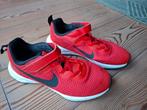 Nike Revolution running schoenen jongens maat 33 zwart rood, Ophalen of Verzenden, Zo goed als nieuw, Hardlopen, Hardloopschoenen