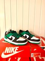 Nike dunk SB low classic green maat 45 sneakers, Nieuw, Ophalen of Verzenden, Wit, Sneakers of Gympen