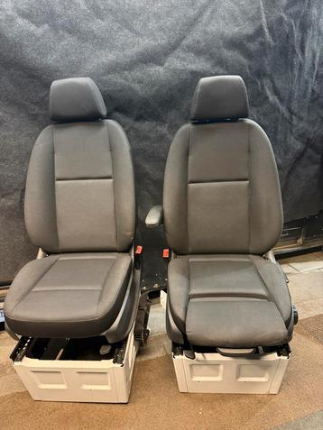 Mooie setje sprinter 907 stoelen bestuurder&bijrijdersstoel beschikbaar voor biedingen