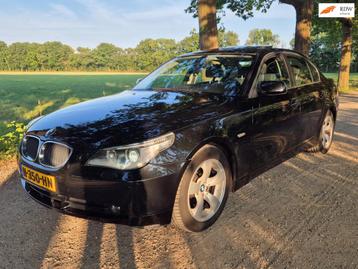 BMW 5-serie 525i AUT. *SCHUIFDAK* SUPERAUTO! beschikbaar voor biedingen