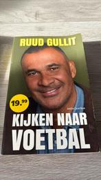 Ambo / Anthos - Ruud Gullit - kijken naar voetbal, Ophalen of Verzenden, Zo goed als nieuw, Sport
