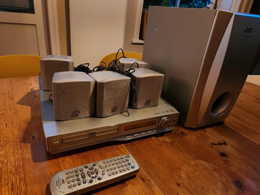 Victor・JVC TH-A5 JVC TH-A5 DVD home theater system at Crutchfield