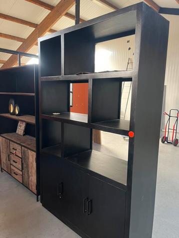 Wandkast mango van 2199 NU 899,- OPHEFFINGSUITVERKOOP!! beschikbaar voor biedingen