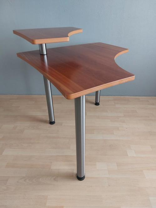 Robuust hoekbureau met schermblad – MDF met kersenfineer en, Huis en Inrichting, Bureaus, Zo goed als nieuw, Bureau, In hoogte verstelbaar