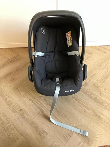Maxi-Cosi FamilyFix One Base + Maxi-Cosi Pebble Pro i-size beschikbaar voor biedingen