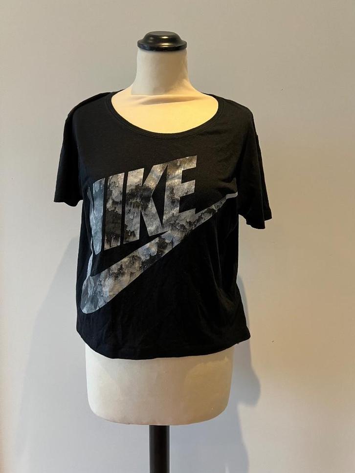 Heel goed zwart wit Nike dames sport shirt top S M 36 38 log, Kleding | Dames, Sportkleding, Zo goed als nieuw, Fitness of Aerobics