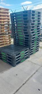 Kunstof pallets 130x110x13cm en 110x110x15cm, Diversen, Ophalen, Zo goed als nieuw
