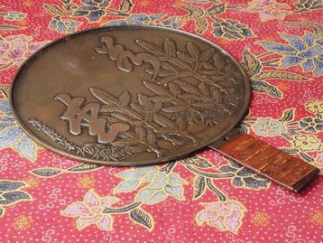 Mooie grote antieke Oosterse sjamaanspiegel van brons 32 cm. beschikbaar voor biedingen
