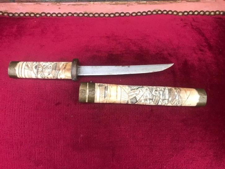 bijzondere Japanse dolk/ tanto / mes, gegraveerd been, Verzamelen, Militaria | Algemeen, Overige soorten, Mes of Dolk, Azië, Ophalen of Verzenden