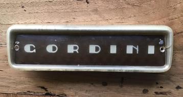 Renault GORDINI origineel  dashboard-embleem beschikbaar voor biedingen