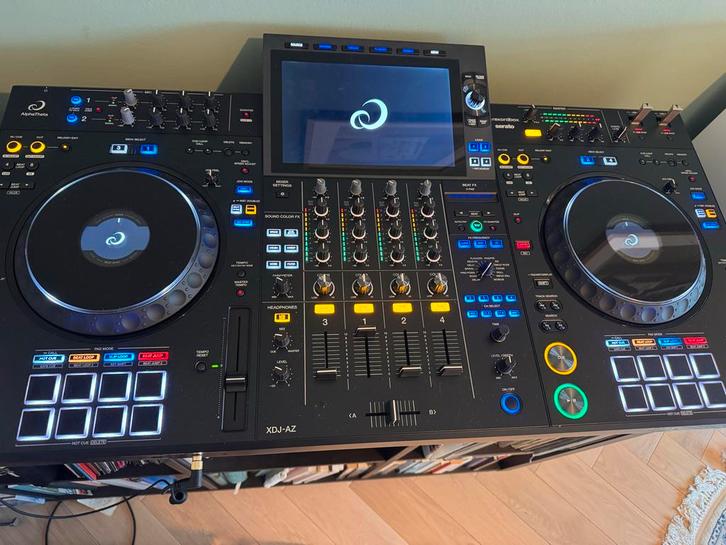 Pioneer XDJ-AZ - Nieuwstaat met decksaver (99,-) & garantie, Muziek en Instrumenten, Dj-sets en Draaitafels, Zo goed als nieuw