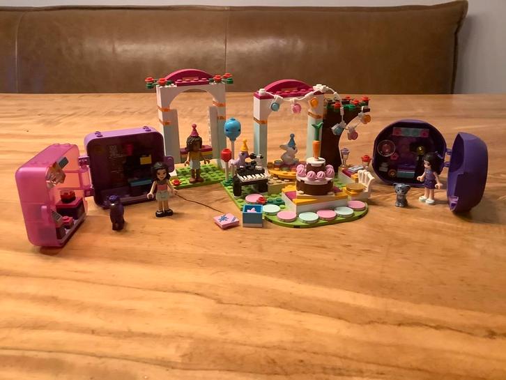 Lego Friends verjaardagsfeest 41110 & 2 friends studio pods, Kinderen en Baby's, Speelgoed | Duplo en Lego, Zo goed als nieuw