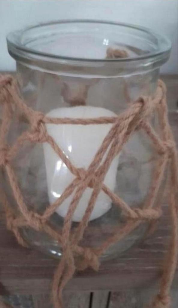 Windlicht van glas met touw omwikkeld, Huis en Inrichting, Woonaccessoires | Kandelaars en Kaarsen, Nieuw, Kandelaar, Minder dan 25 cm
