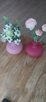 Vaasjes met zijden bloemen, Ophalen of Verzenden, Zo goed als nieuw