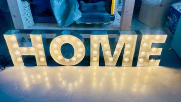 Lichtletters HOME - Sfeervolle wandlamp beschikbaar voor biedingen
