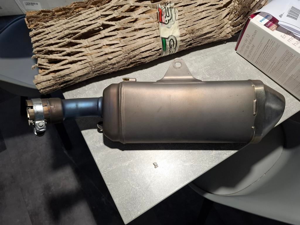 Suzuki gsxr 600 / 750 uitlaat demper origineel, Motoren, Onderdelen | Suzuki, Ophalen of Verzenden