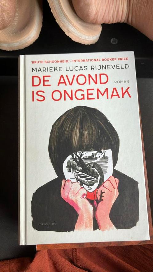 Marieke Lucas Rijneveld - De avond is ongemak, Boeken, Literatuur, Zo goed als nieuw, Nederland, Ophalen of Verzenden