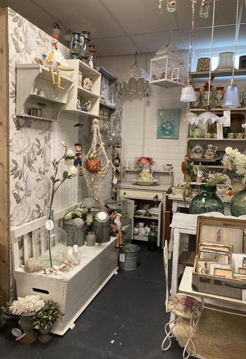 Brocante spulletjes in Warenhuis Strant in Haren bij Oss beschikbaar voor biedingen