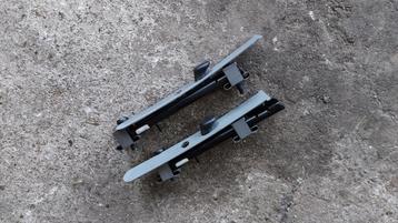 Set schuif systemen vd voorste gordels PT Cruiser 2003 beschikbaar voor biedingen