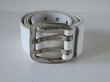The Belt riem. Leer. Wit. beschikbaar voor biedingen