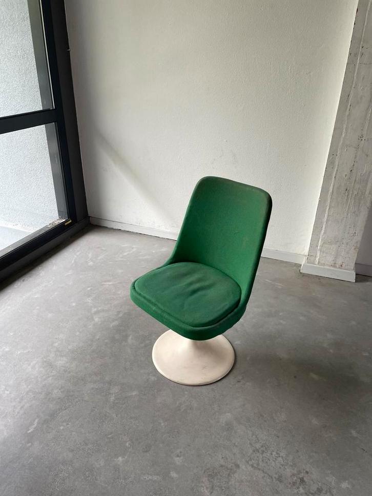 1 opknapper trompetvoet vintage space age stoel jaren 60, Huis en Inrichting, Stoelen, Zo goed als nieuw, Eén, Wit, Ophalen