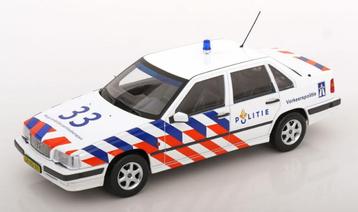 Triple 9 Volvo 850 Politie NL / Schaal 1:18 / NIEUW beschikbaar voor biedingen