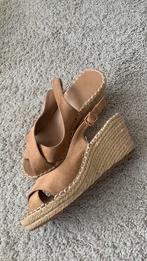 Suède espadrilles. Maat 38, Kleding | Dames, Schoenen, Beige, Ophalen of Verzenden, Zo goed als nieuw, Espadrilles of Moccasins