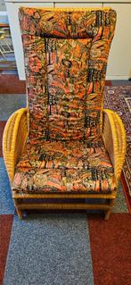Rotan Stoel (  fauteuil ), Huis en Inrichting, Stoelen, Ophalen, Zo goed als nieuw, Bruin, Eén