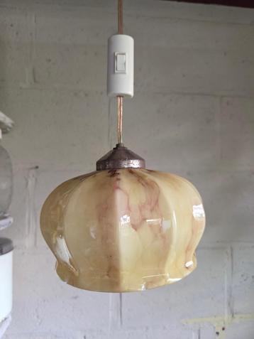 Oude glazen hanglamp gemarmerd beschikbaar voor biedingen