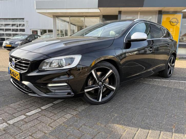 Volvo V60 2.4 D6 Twin Engine R-Design | Full options | BLIS, Auto's, Volvo, Bedrijf, Te koop, V60, 4x4, ABS, Achteruitrijcamera