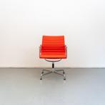 19x Vitra Eames EA 107 Stoel Poppy Red Hopsak - Chroom, Huis en Inrichting, Stoelen, Niet ingevuld, Niet ingevuld, Ophalen of Verzenden